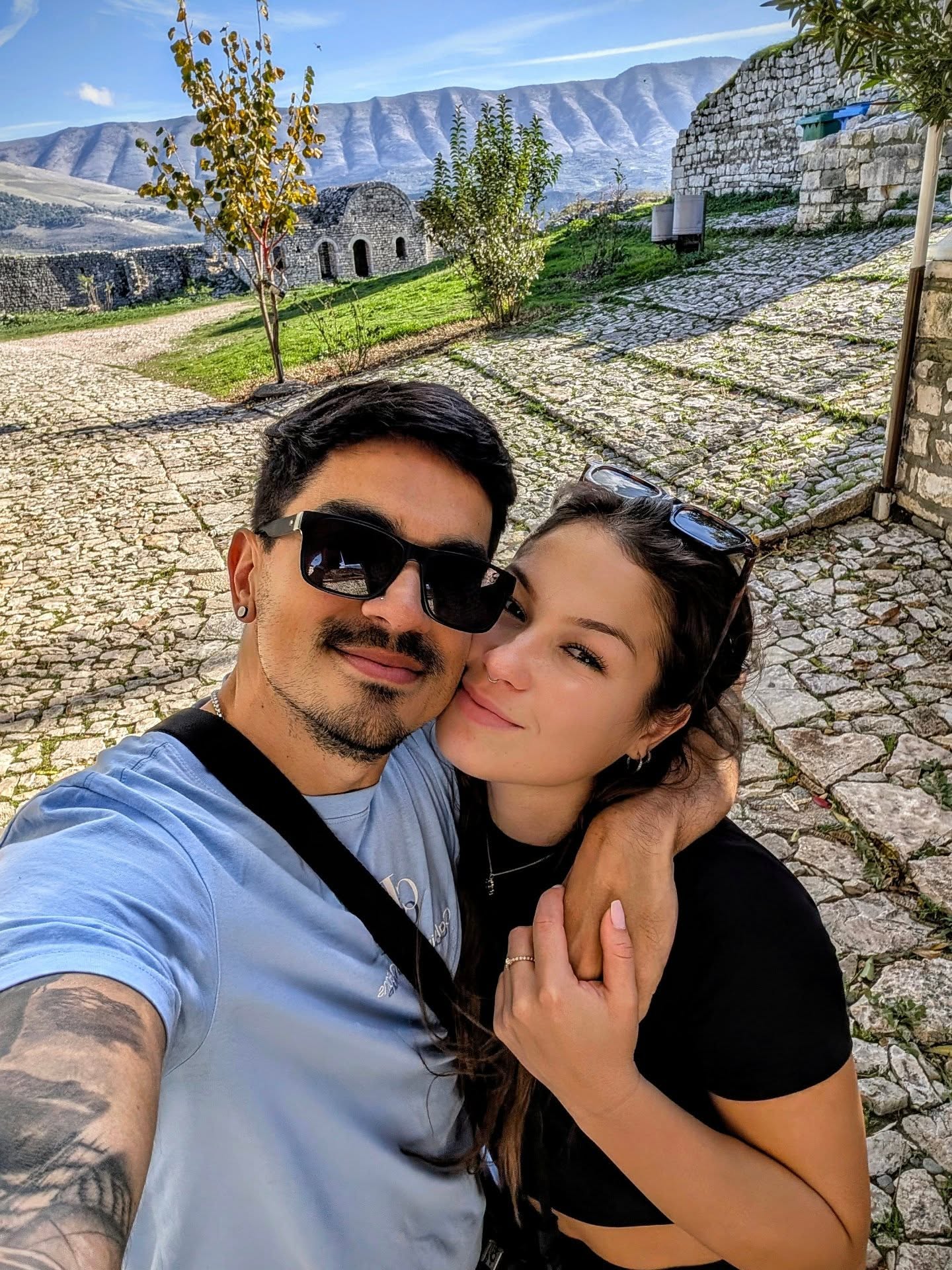 Novembro na Albania 🇦🇱 (Sarandë, Ksamil, Vlore e Berat)

Com ela @milenedanelli_ ❤️

#TravelPhotography #TravelCouple #TravelCoupleGoals #Albania #AlbaniaTravel